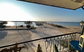 Fenia'S Beachfront House